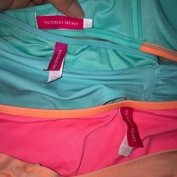 Victoria’s Secret Bikini Set 1 Top & 2 Bottoms - Picture 2 of 3